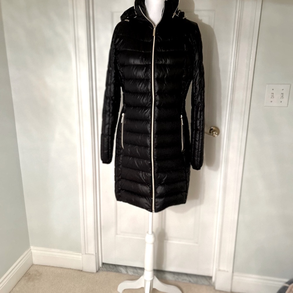 BEAUTIFUL & SOFT! Michael Kors Black Packable Hooded Down Jacket S gold hardware - Picture 2 of 11